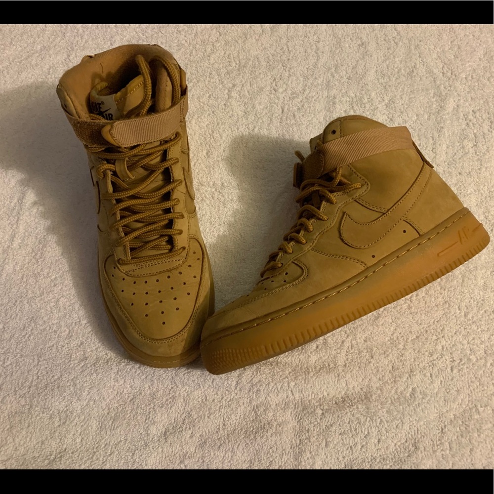 Nike Air Force 1 High “Wheat” size 5y